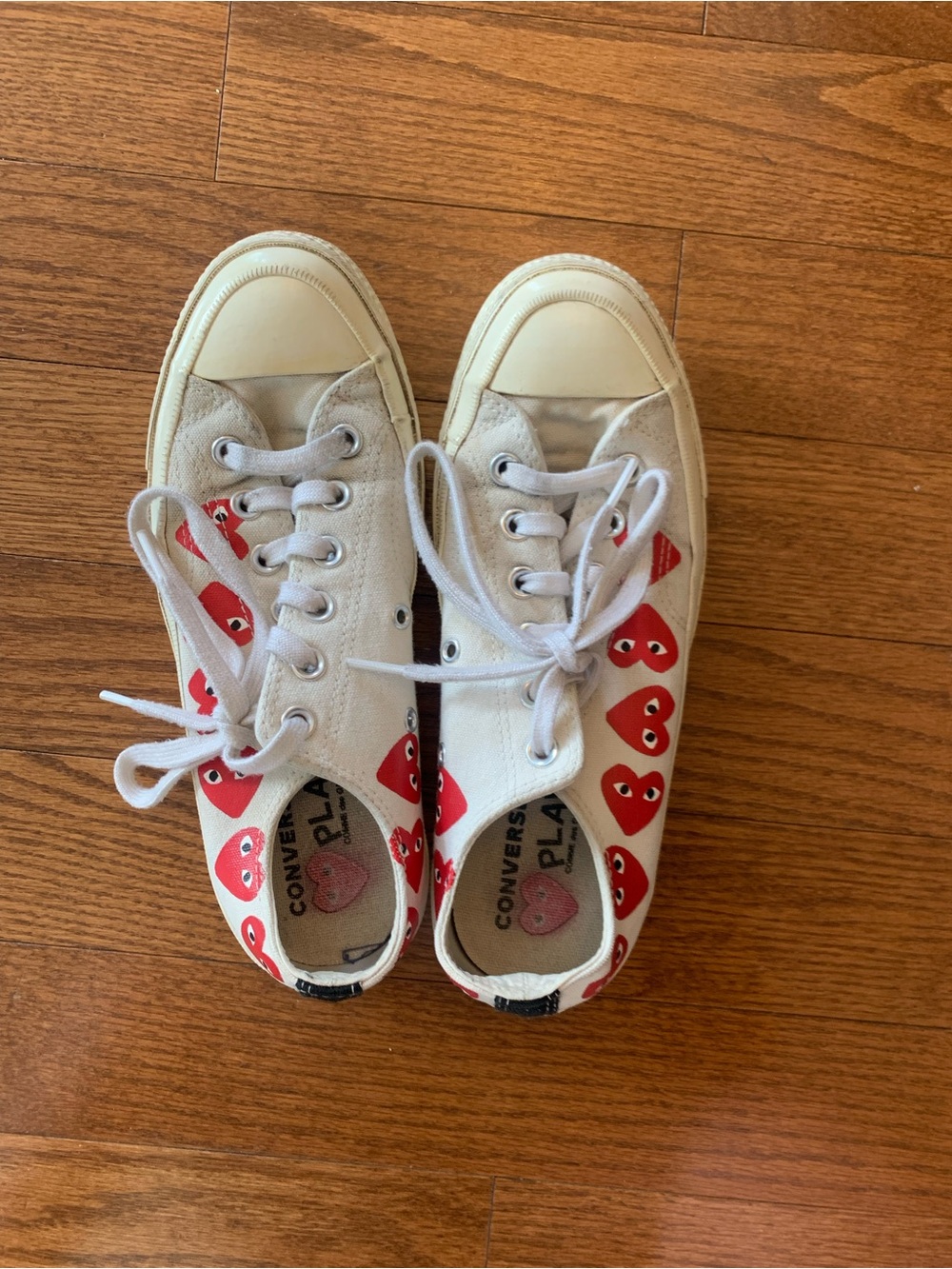 Converse PLAY x Comme des Garçons White Sneakers with Red Hearts Women’s 8